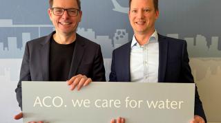 Stolz auf die UNESCO Partnerschaft: Dr. Ernst Strasser (Geschäftsführer ACO Österreich) und Michael Staudinger (Head of Marketing ACO AT/Eastern Europe ). 