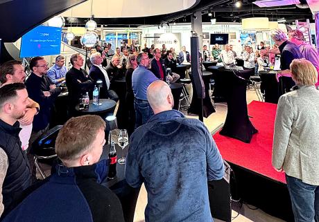 Großes Interesse beim Live-Event in der ELEMENTS Badausstellung in Brunn am Gebirge.